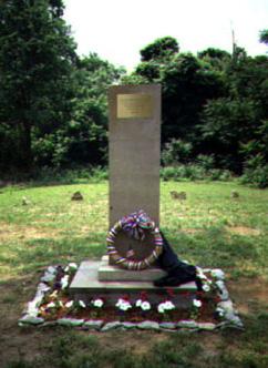 Original Fort Duffield cemetery memorial with its plaque missing after being stolen the same day it was installed.